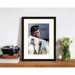 ANY IMAGE Digitaldruck »John F. Kennedy Mit Zeitung«, Rahmen: Buchenholz, Schwarz 8 ANY IMAGE Digitaldruck »John F. Kennedy Mit Zeitung«, Rahmen: Buchenholz, Schwarz -Wohnen Wohndeko Verkäufe unnamed file 1999