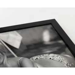 ANY IMAGE Digitaldruck »Brigitte Bardot Mit Fotokamera«, Rahmen: Buchenholz, Schwarz -Wohnen Wohndeko Verkäufe unnamed file 2247