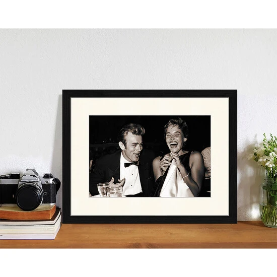 ANY IMAGE Digitaldruck »James Dean Mit Fotokamera II«, Rahmen: Buchenholz, Schwarz 6 ANY IMAGE Digitaldruck »James Dean Mit Fotokamera II«, Rahmen: Buchenholz, Schwarz – Bild 4